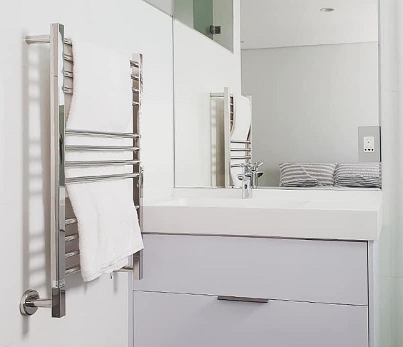 The Jeeves Quadro heated towel rails compliment bathrooms incorporating sanitary ware with squared off design element