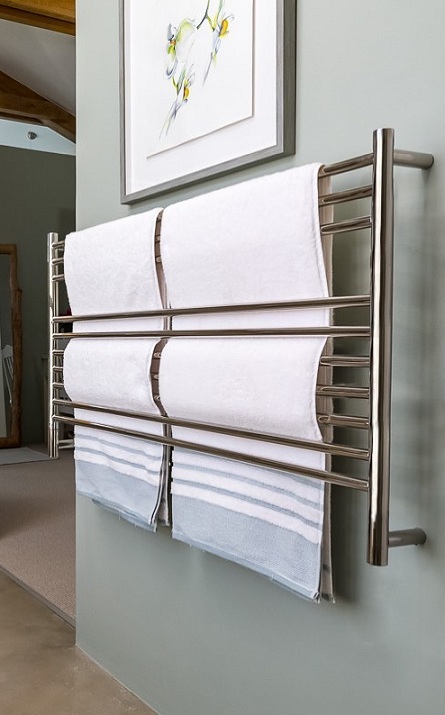 The extra width of the Jeeves Classic K models can accommodate two folded towels per group of bars